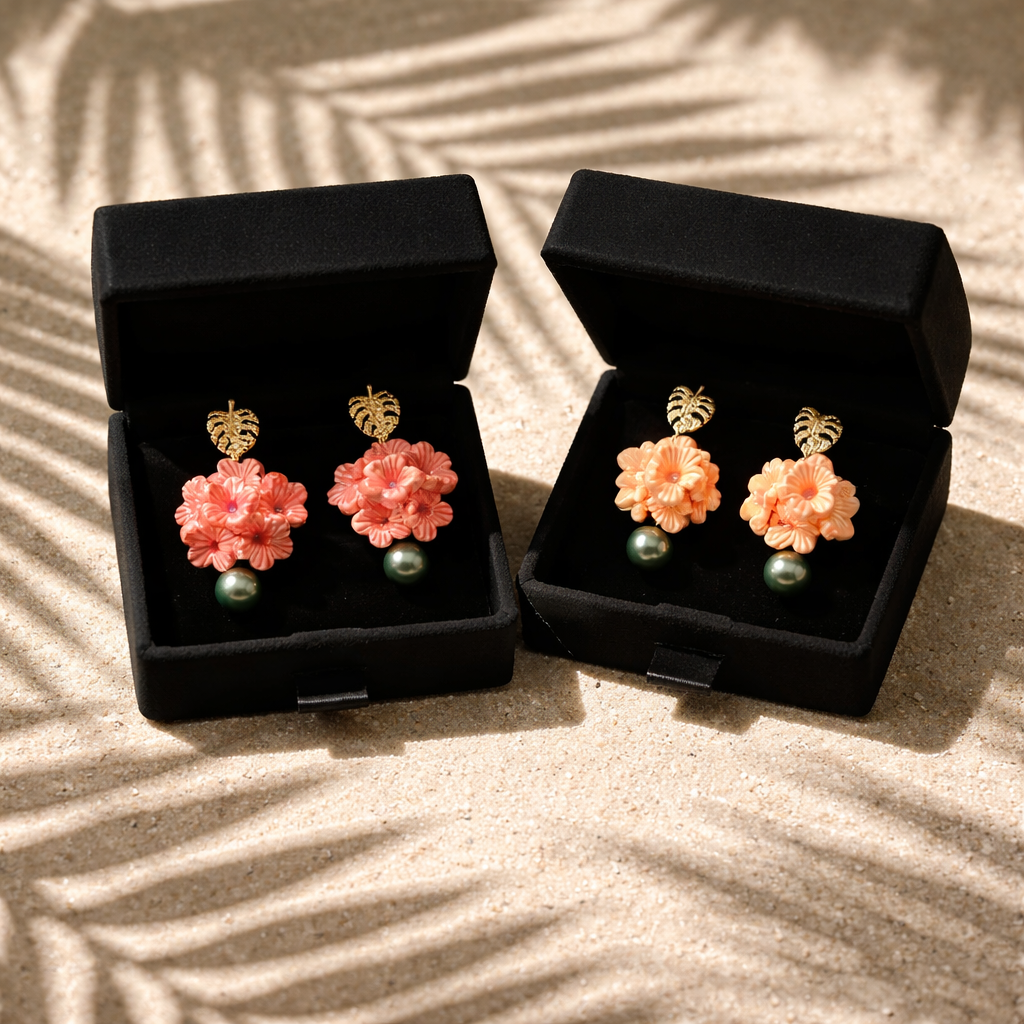 Boucles d&rsquo;oreille Perle de Tahiti et fleurs en céramique