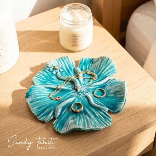 Coupelle hibiscus en céramique