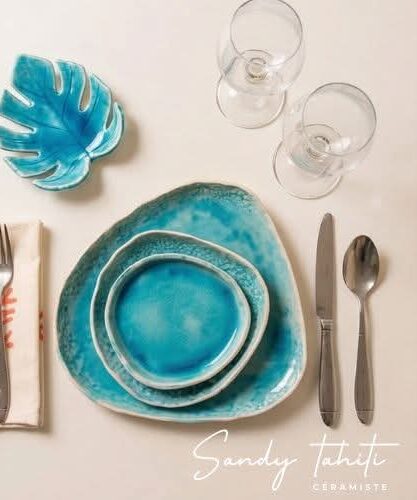 Assiette en céramique turquoise